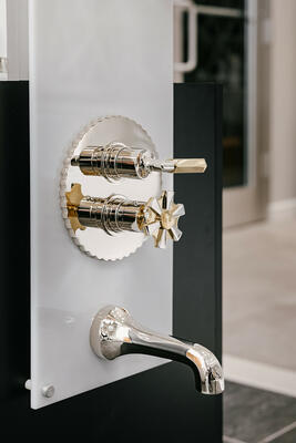 Pieces from the James collection by Watermark Designs x Barry Goralnick, shown in Polished Brass and Polished Nickel