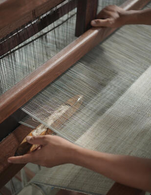 Repose woven-to-size grassweave windowcovering on the loom