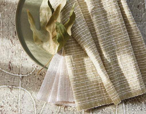 Cirrus handwoven windowcovering paired with Utopia natural wallcovering