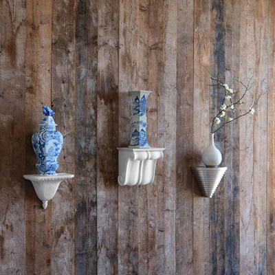 Introducing three new wall brackets, each with a plate groove for displaying objects
