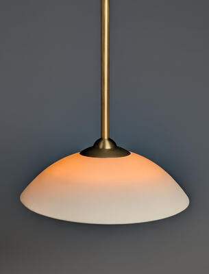 Straight pendant in Translucent Porcelain and Antique Brass