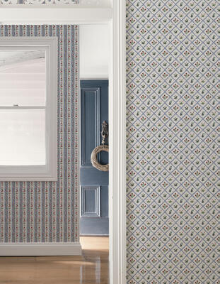 Floret and Garland wallpapers in Ruby