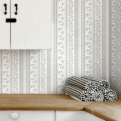 Ribbon wallpaper in Ivory (MKS030-I-Roll)