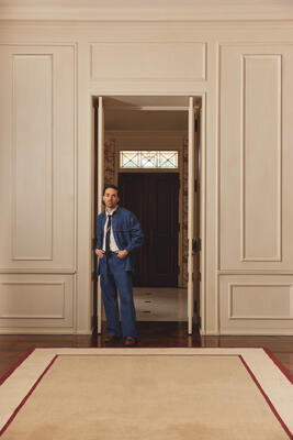 A contrasting border gives the Deller rug a bold look