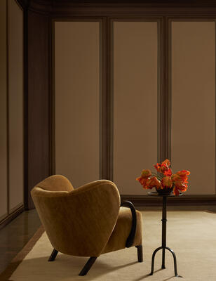 Lansbury grasscloth wallpaper mural and Clapham hand-loomed wool rug