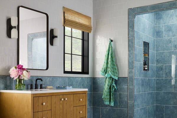Featuring: Seaside Marble (684321), Seaside Marble Herringbone (684322),
Bespoke (484994, 484997)