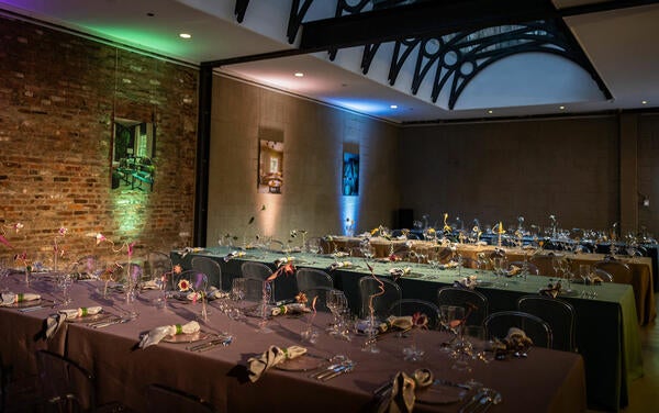 Throughout the evening, Kravet highlighted the campaign’s four signature colors: Amethyst, Palm, Golden Hour and Peacock