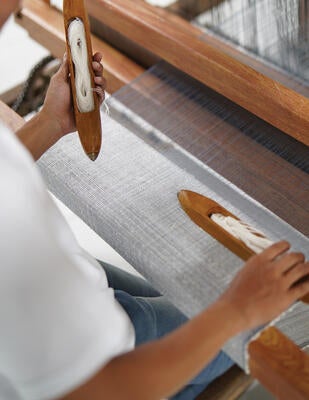 Woven-to-size grassweave Tartan in Firth on the loom