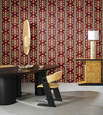 Filigrana features art deco–style embroidery on a warm blend of cotton and linen