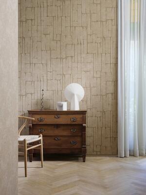 Solco (Italian for “groove”) features narrow and wide grooves that resemble hand-carved stucco