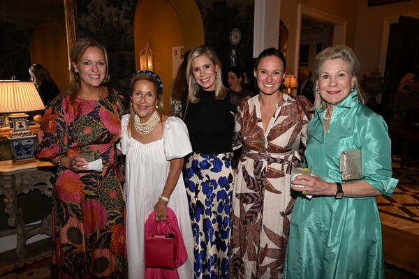 Lee Addison Woodard, Suzanne Cooper, Caroline McDermott, Anne McCraw and Julie Durkee