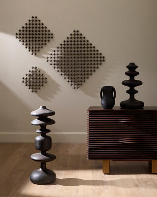 Romain totems and Aquitaine vase