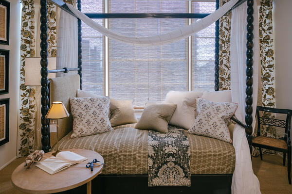 Aesthetic Decor Bobbin four-post bed, Newton side table