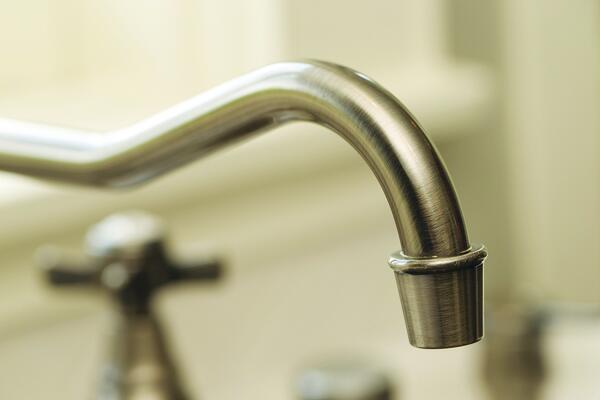 Fairfield widespread lavatory faucet 1000 in Antique Nickel 15A