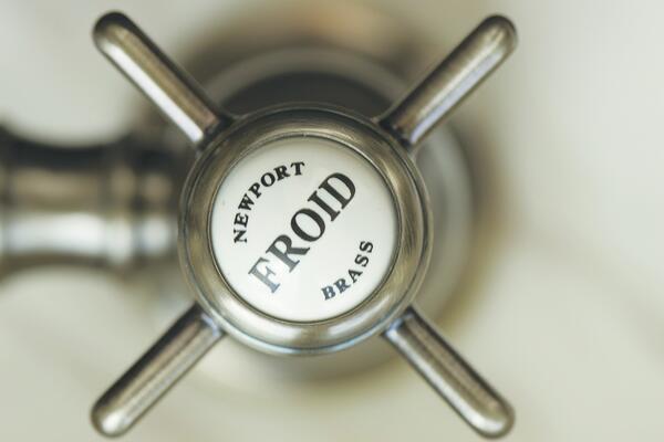 Fairfield widespread lavatory faucet 1000 in Antique Nickel 15A