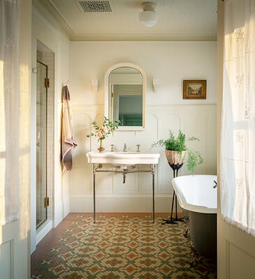 Sunlit serenity with classic mosaic craft