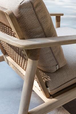 The details of the David collection include aged teak frameworks, piping on cushions, and specialized roping