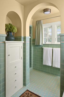 Classic elements featuring a Viva Tile basketweave are perfectly paired in this Arts & Crafts home
