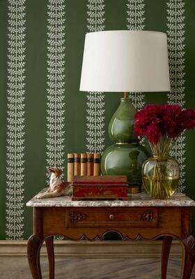 Amble wallcovering in Olive