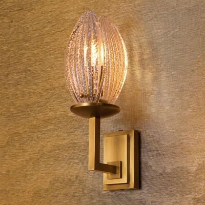 Wall lamp Persephone: Conveying the optimism of the postwar era, where simplicity of form met material opulence