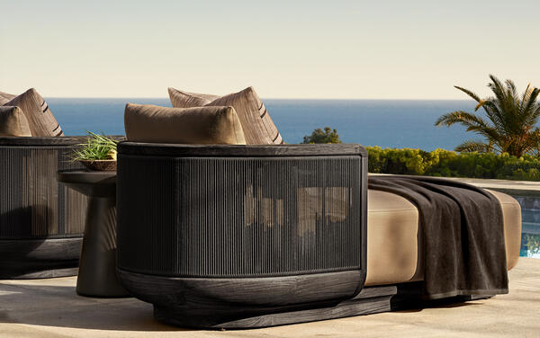 Brera chaise in blackened premium solid teak and all-weather rope
