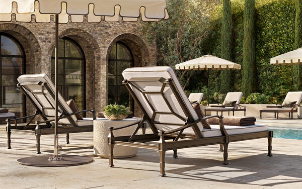 Antibes adjustable chaise in all-weather aluminum
