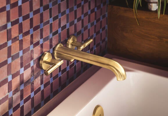 Gentle arcs. Sweeping curves. Perfectly balanced, yet always in motion