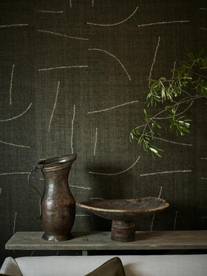 Gesture wallcovering in Loam