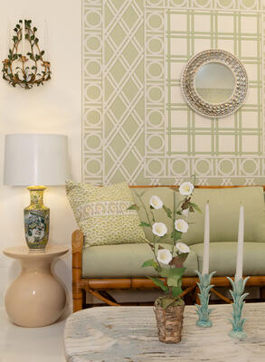 Trellina in Blanc on Meadow and in Meadow on Blanc