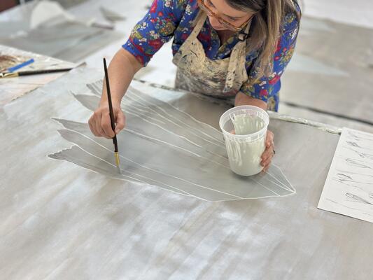 Alae hand-painted wallcovering in Alumina