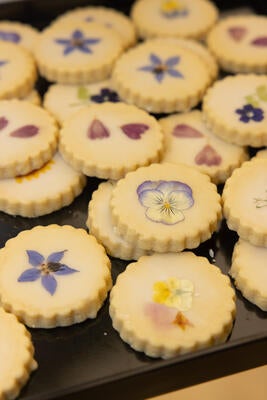 Edible floral cookies by Sweet Botanical Bakes