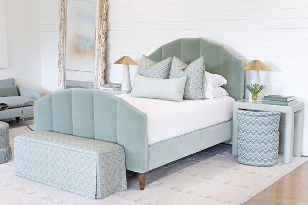 A true showstopper, the Ivy bed is available with or without a footboard 