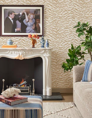 Tigress wallcovering in Desert Sand