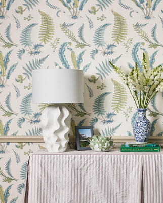Elsie De Wolfe wallcovering in Seaglass