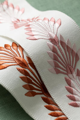 Palmetto Crest embroidered border in Terracotta Vista and Pink