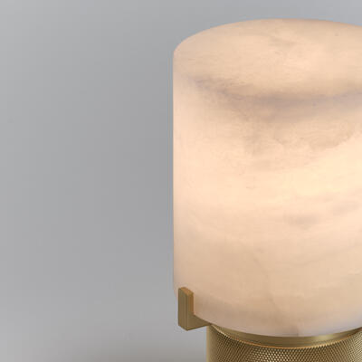Tisbury alabaster table lamp: Each lamp is unique thanks to the stone shade’s natural veining