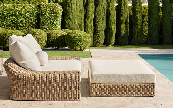 Jennifer outdoor lounge chair in all-weather wicker