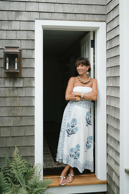 Elizabeth Markel outside her classic Nantucket home