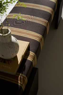 Kindred rectangle bench in Crypton 127CR-94