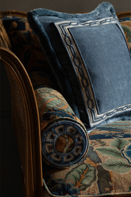 Trelliane embroidered appliqué and Heliara velvet rosette