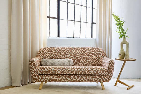 Archive 2585/02 on sofa, Gusto 4297/01 on pillow, Moonrise 9364/02 as drape