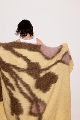 Blooms throws