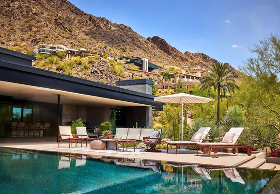 Modern clarity carried outdoors. Where the house ends, Sonora keeps the room going