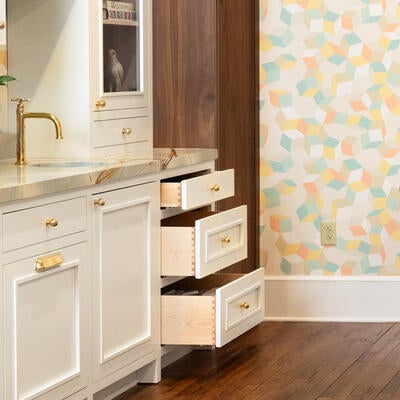 Wet bar with Caroline cabinets